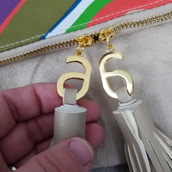 ARBONNE | Treasures Of The Rainforest clutch purse - Picture 2 of 6